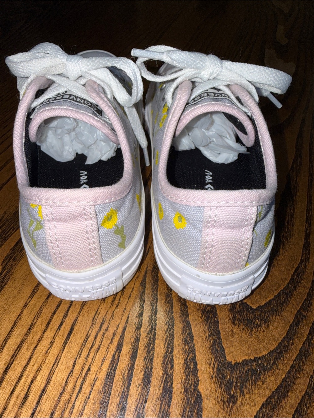 Girls Converse - Picture 4 of 5